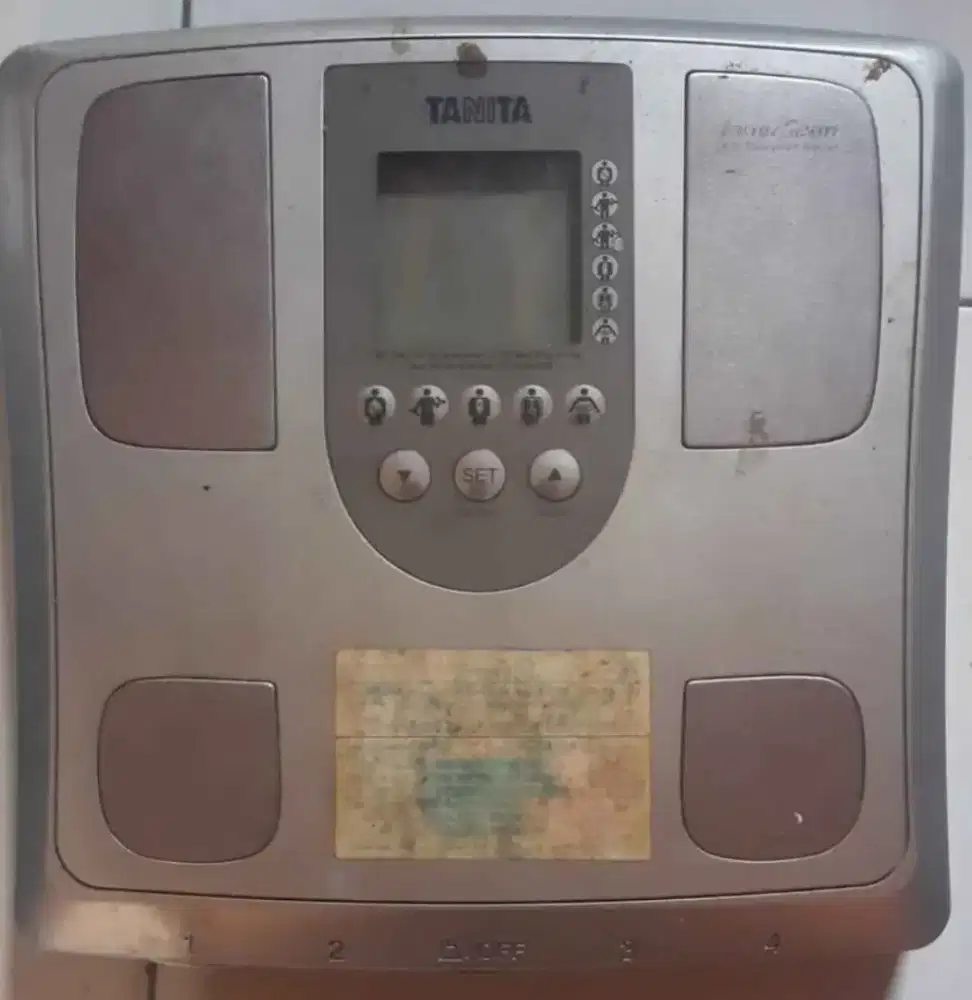 Tanita Timbangan badan komposisi tubuh