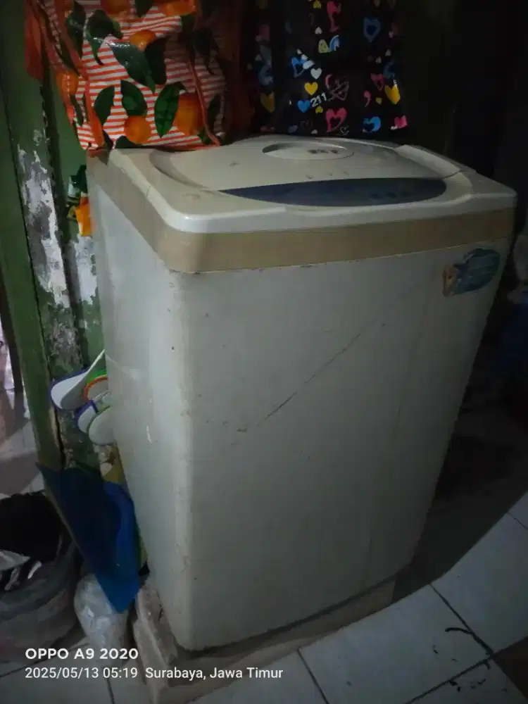 Mesin cuci bekas