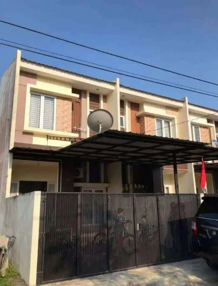 DIJUAL CEPAT RUMAH 2 LANTAI – SIAP HUNI! Lingkungan nyaman