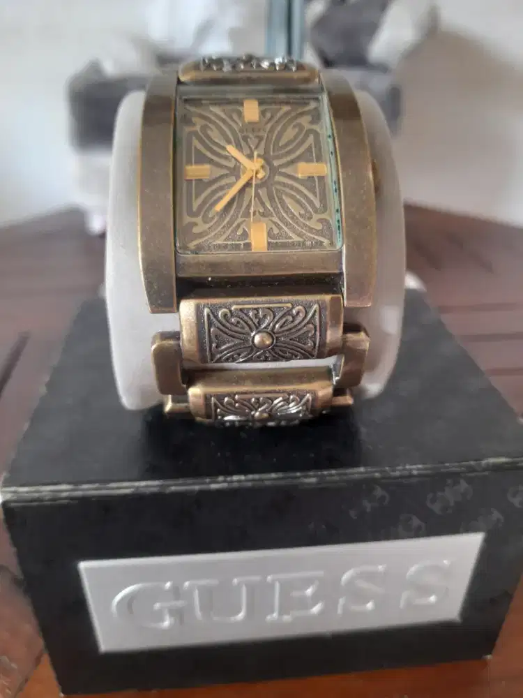 Jam Tangan Guess