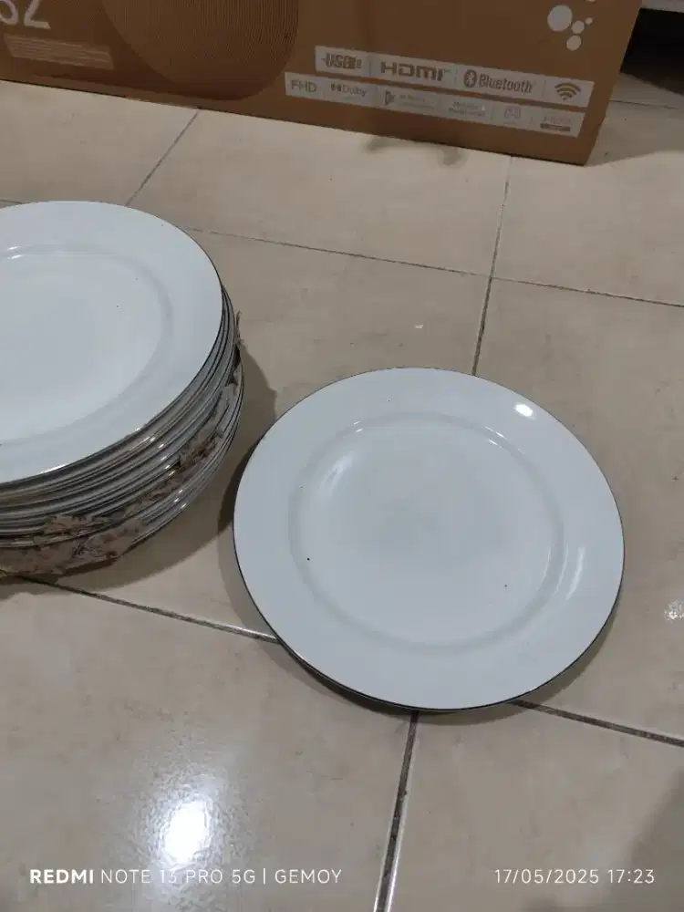 Piring polos diameter 26,7cm atau 10,5 inch