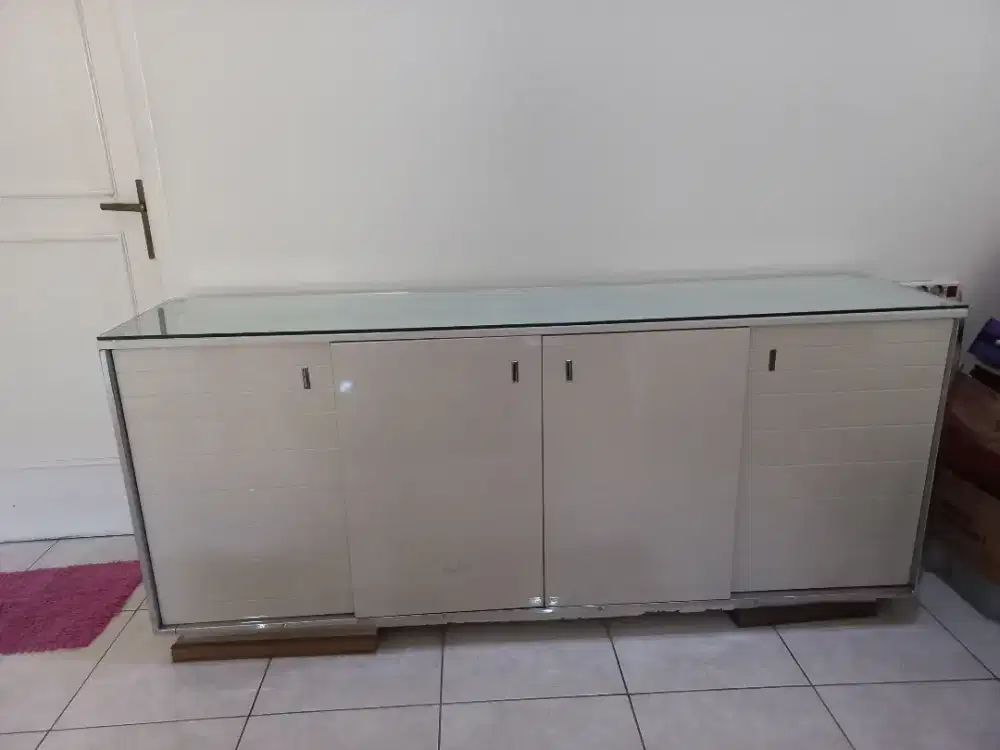 Lemari bupet barang masih baik