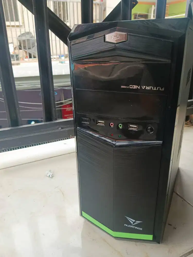 PC Gigabyte GA-F2A68HM-DS2 4 Gb AMD A8-7600 RADEON R7 10 core 3.1Ghz