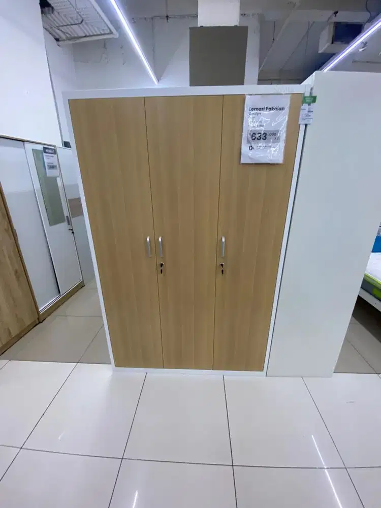 LEMARI METAL BESI 3 PINTU PROMO