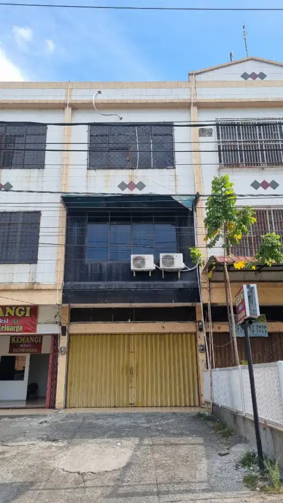 Dijual cepat ruko 3 lantai di tengah kota