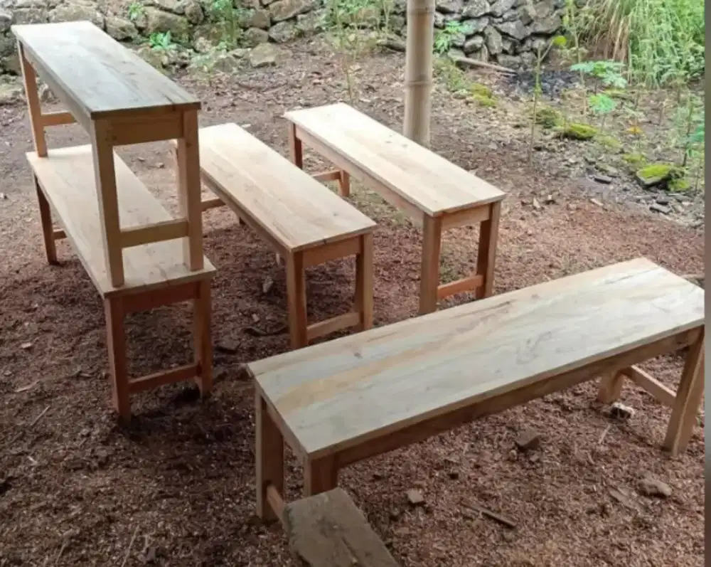 Kursi panjang  warmindo