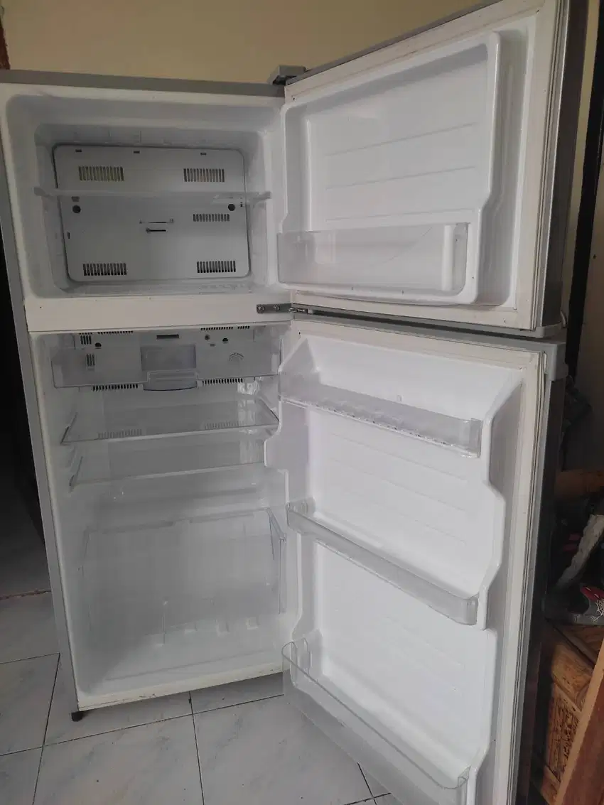 KULKAS 2 PINTU MERK SHARP