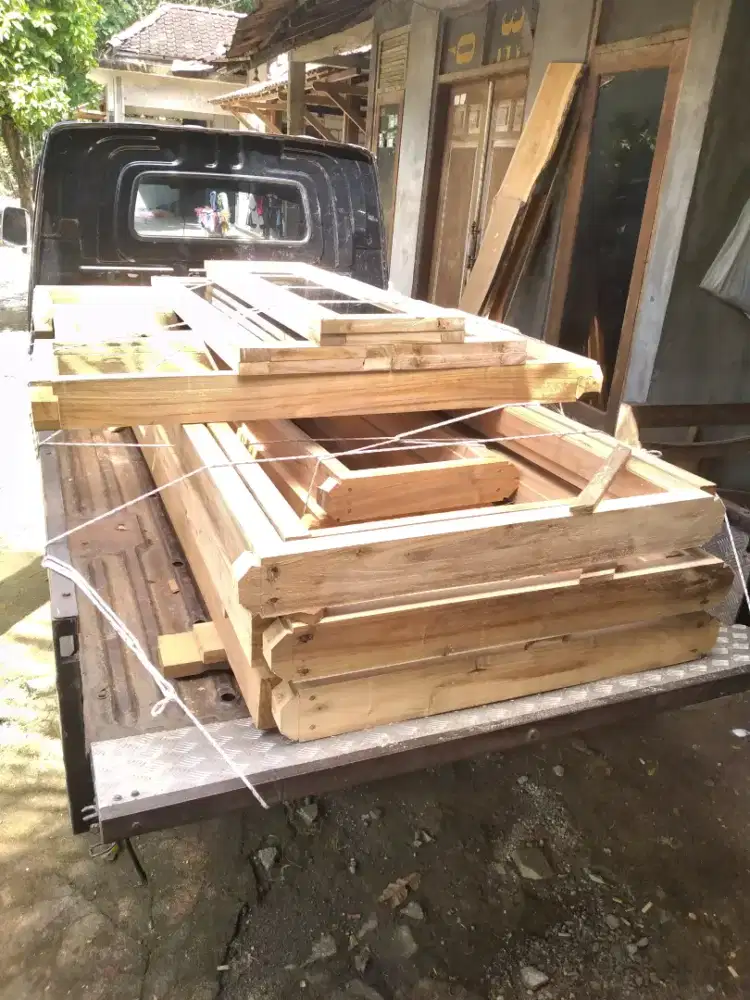 Pintu kayu murah berkualitas