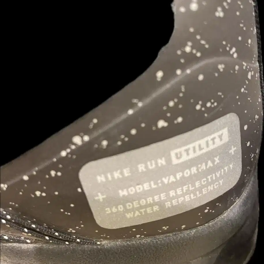 Sepatu nike  asli warna hijau dan hitam