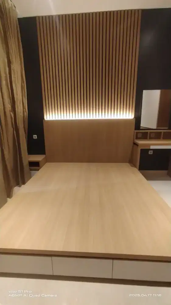 Tempat tidur , Backdrop tv , Lemari baju