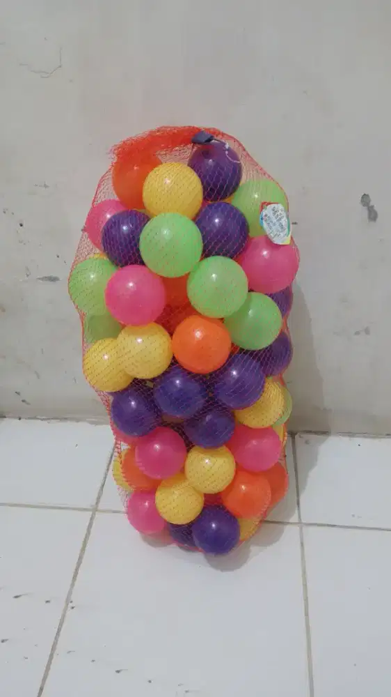 Mandi Bola Mainan Anak