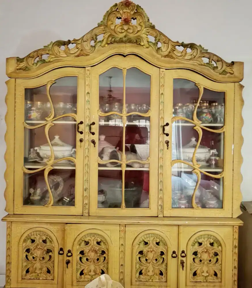 Lemari buffet kayu jati