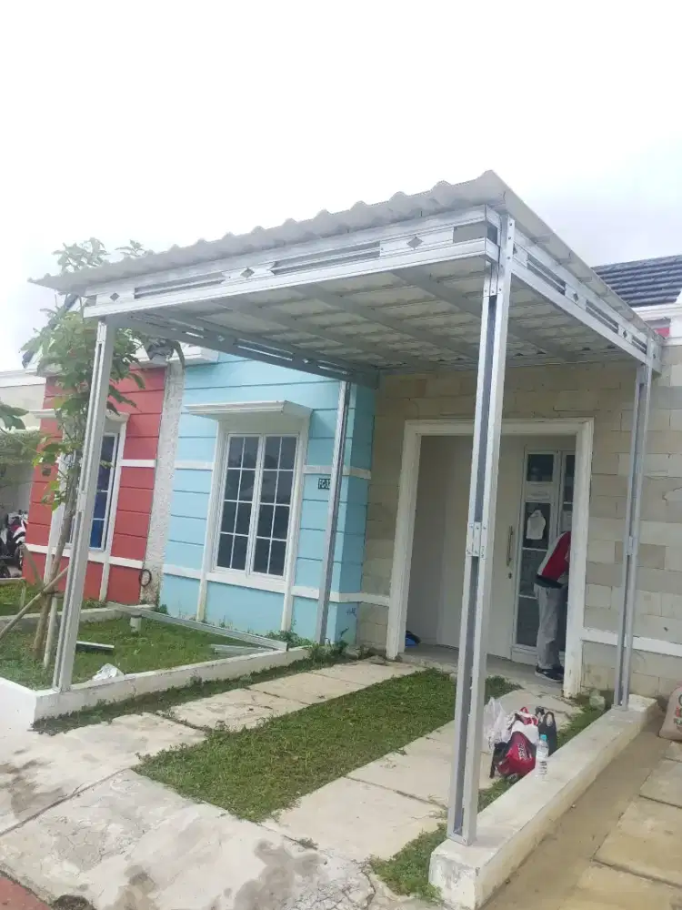 Kanopi baja ringan terpasang rapi