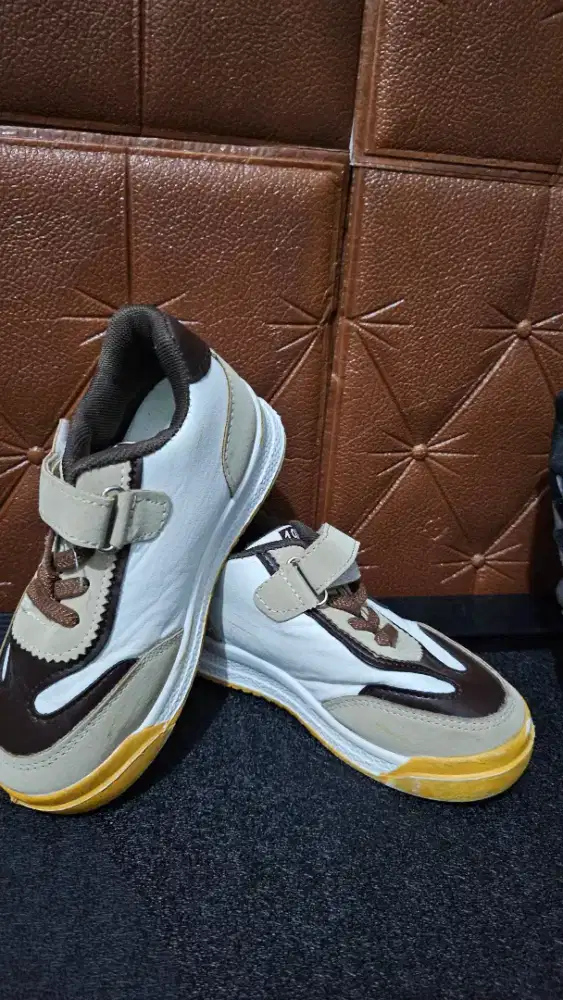 Sepatu Anak Preloved