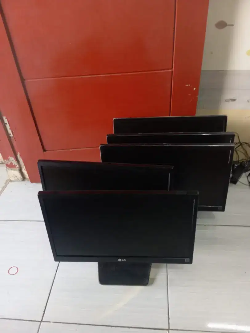 Terima jual beli komputer bekas ex lelangan kantor dll all in one