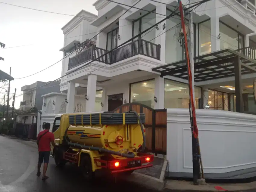 SEDOT WC DAN MAMPET PERIUK SEKITARNYA