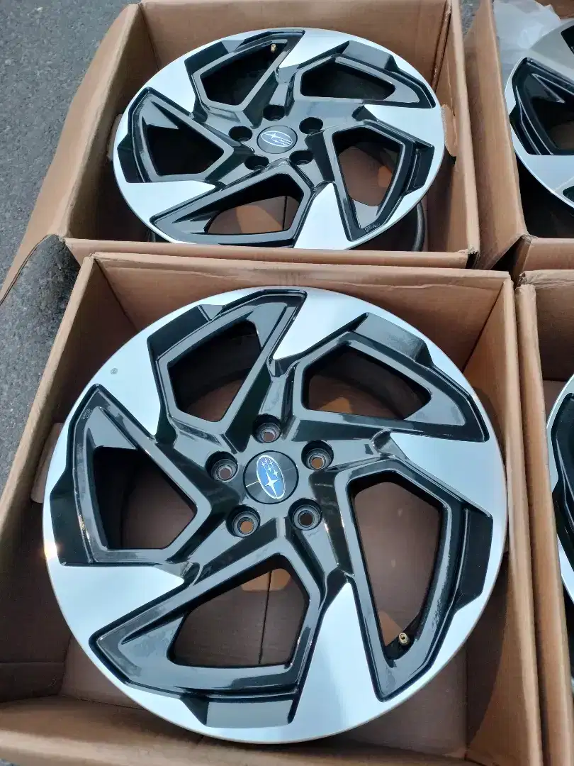Velg Oem SUBARU R.18 ori
