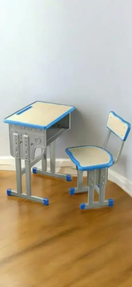 Meja kursi siswa