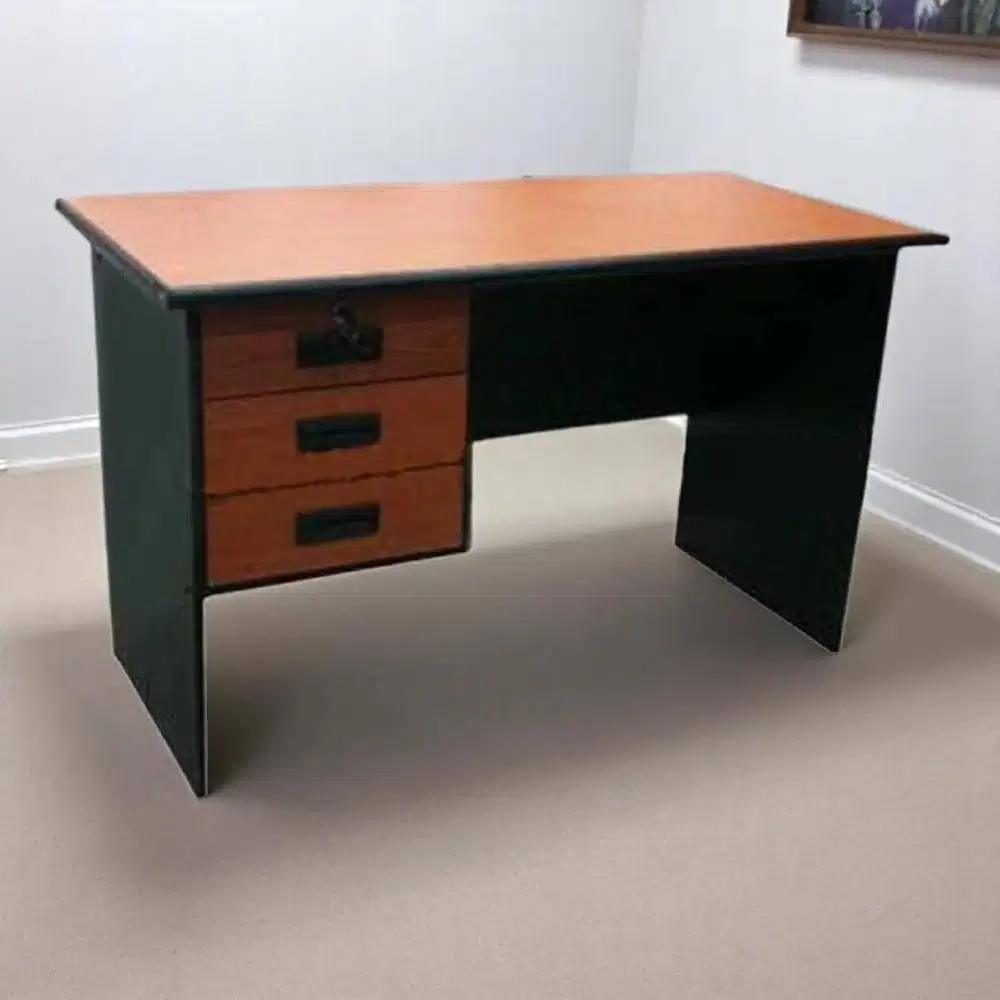 Meja Kantor Kony Berikut Laci tipe KN410