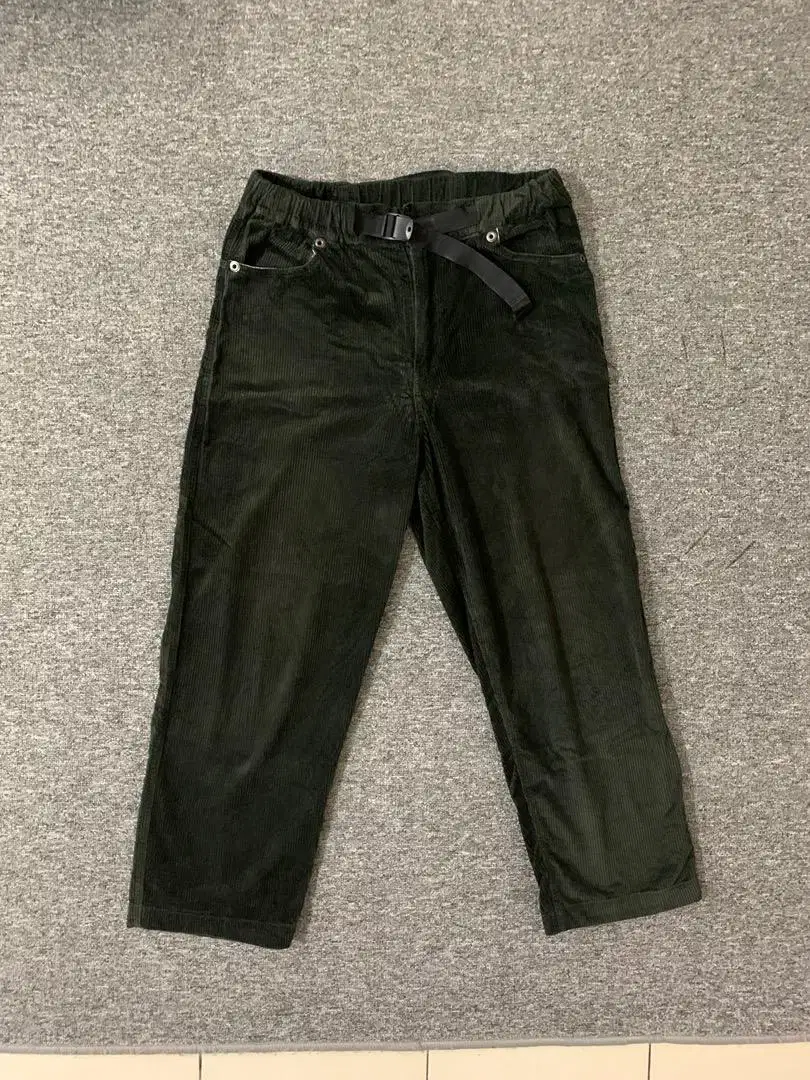 Baggy Pants Satisfied corduroy green