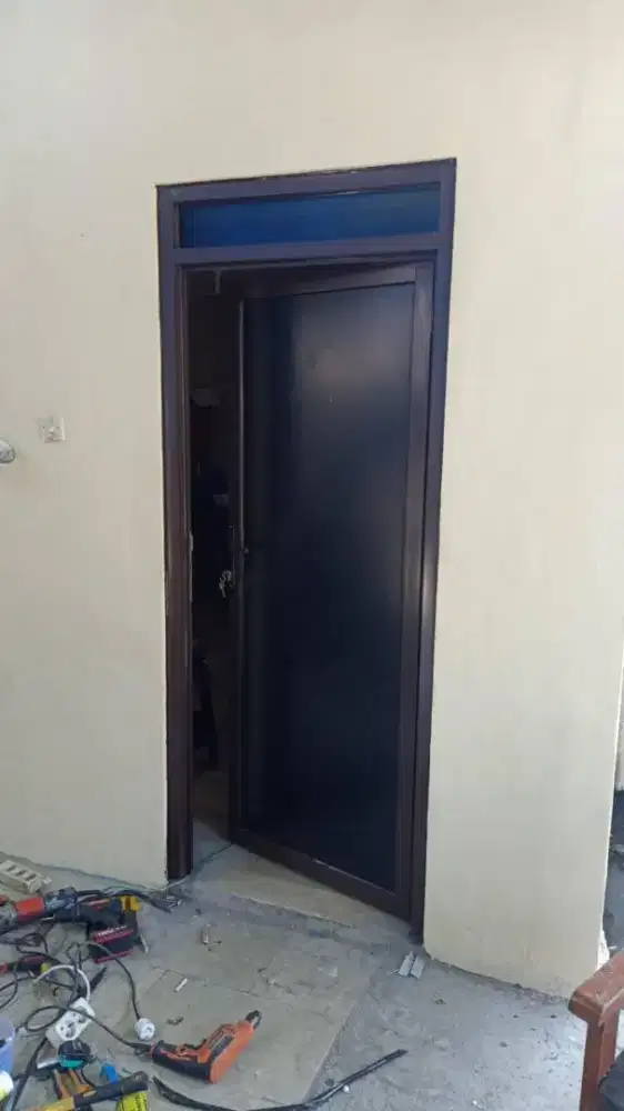 Pintu alumunium ACP minimalis