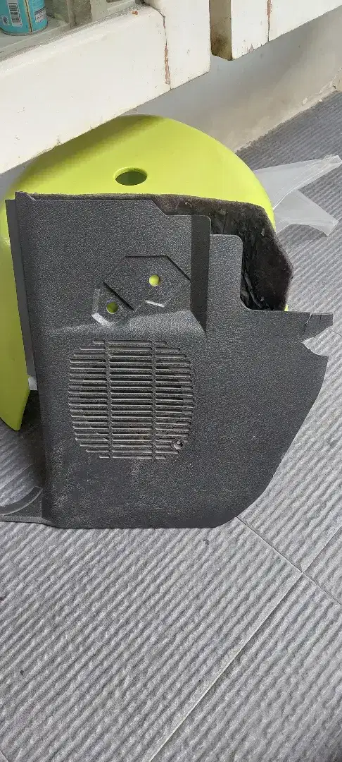 Bmw E30, Panel deck speaker depan sepasang