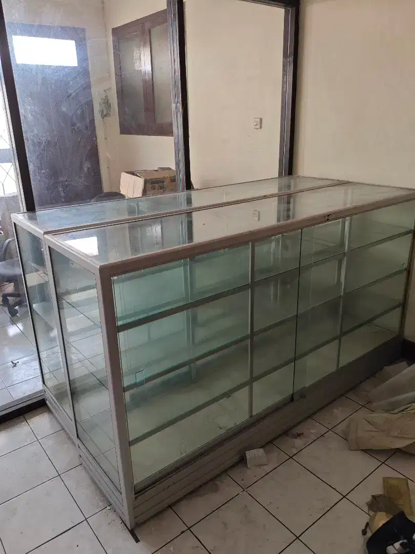 Etalase Toko Aluminium panjang 2m second Jual borongan