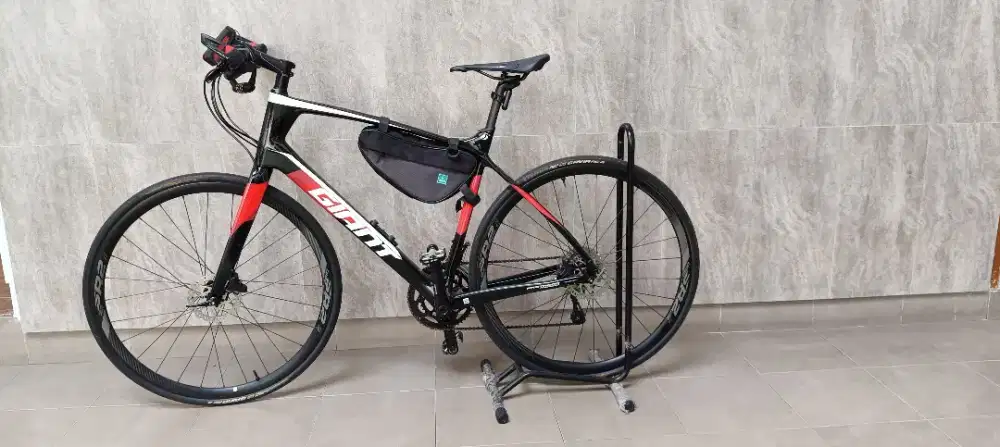 Sepeda Giant Fastroad Advanced2 carbon made in Netherlands, langka