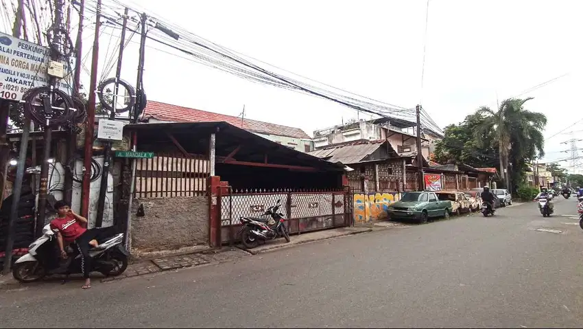 Tanah Pinggir Jalan Raya Cililitan Jakarta Dekat Bandara Halim