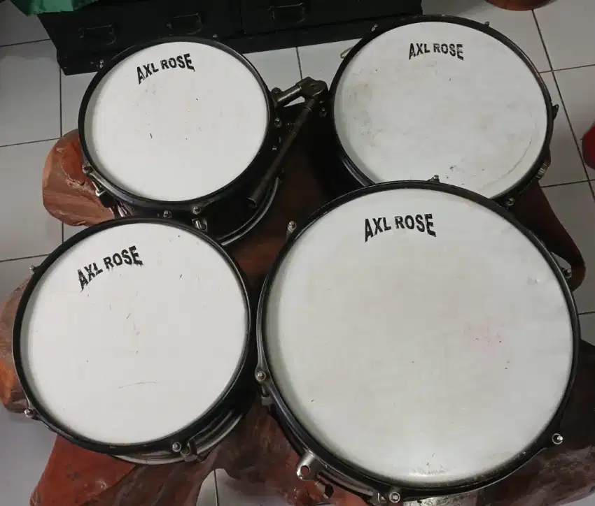 Perlengkapan drum Tom & Snear merk AXL ROSE Kondisi OK