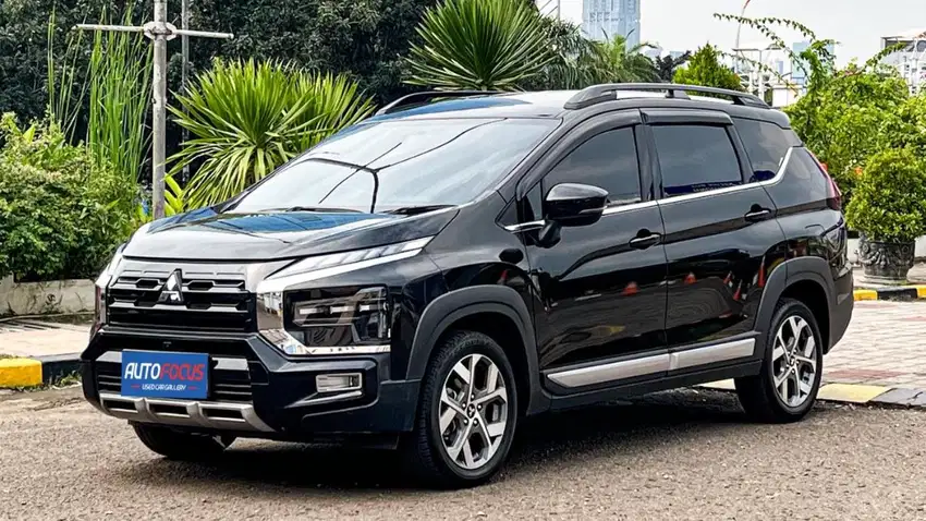 LOW TDP Mitsubishi Xpander Cross 1.5 AT 2023 Facelift Hitam LOW KM