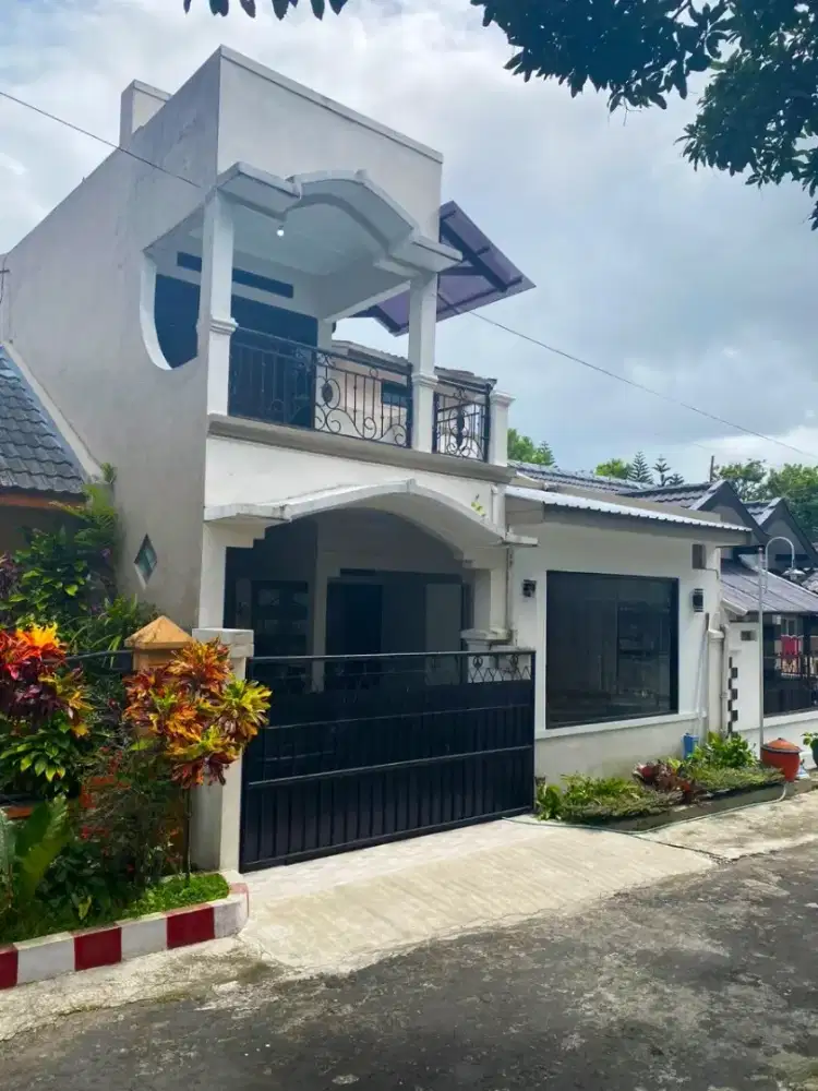 Rumah Bagus Siap Huni di Sulfat Agung Pandanwangi Blimbing