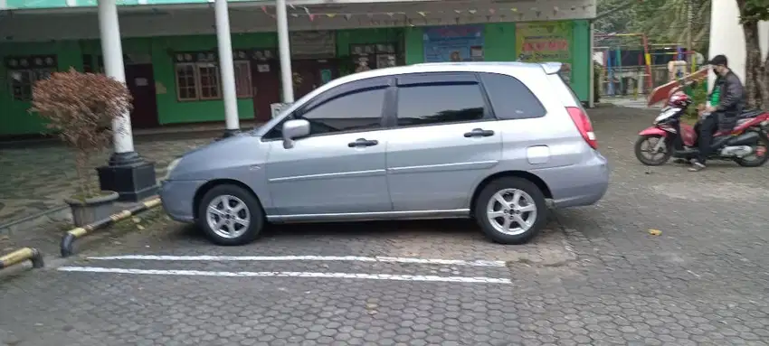 suzuki aerio (2002)