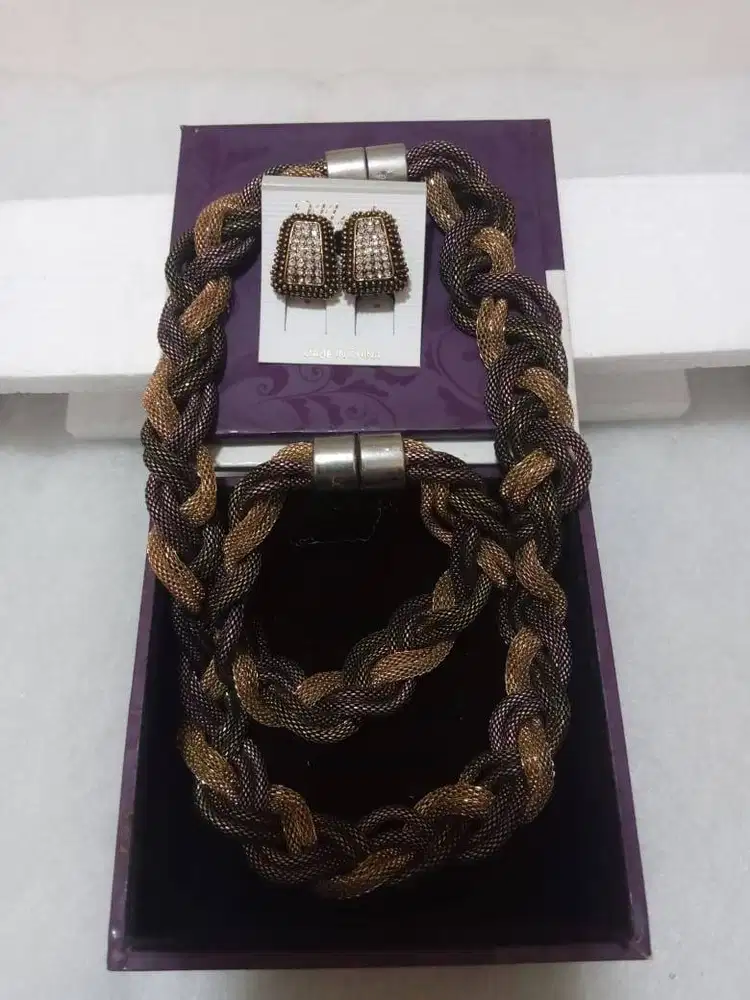 Set Kalung, Gelang, Anting Model Kepang