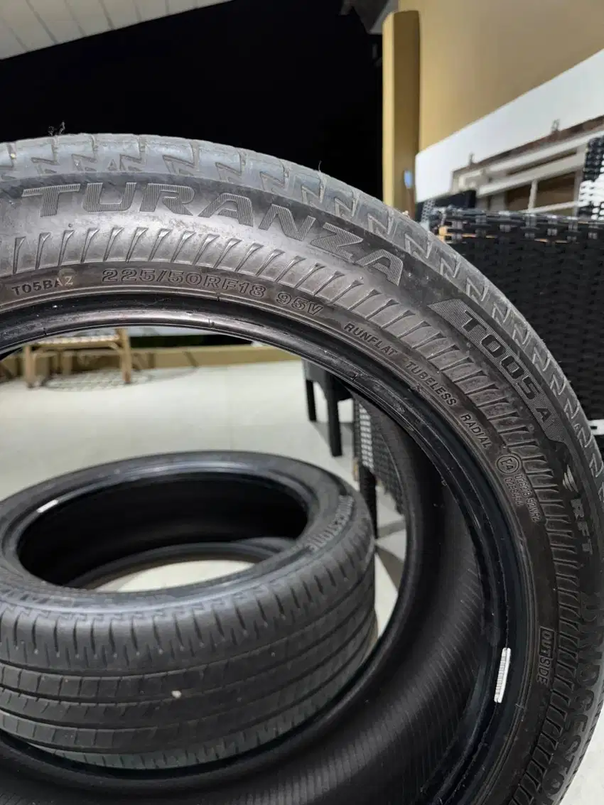 Ban Bridgestone 225/50 R18 95 V Turanza T 005 A.  R F T