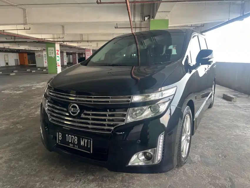 Nissa ELGRAND 2.5 HWS 2013 Matic Hitam