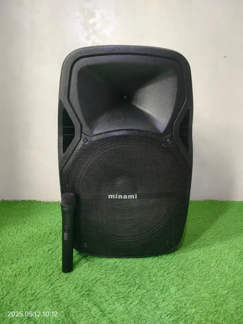 Di jual speaker aktip portable merk minami MST 1580