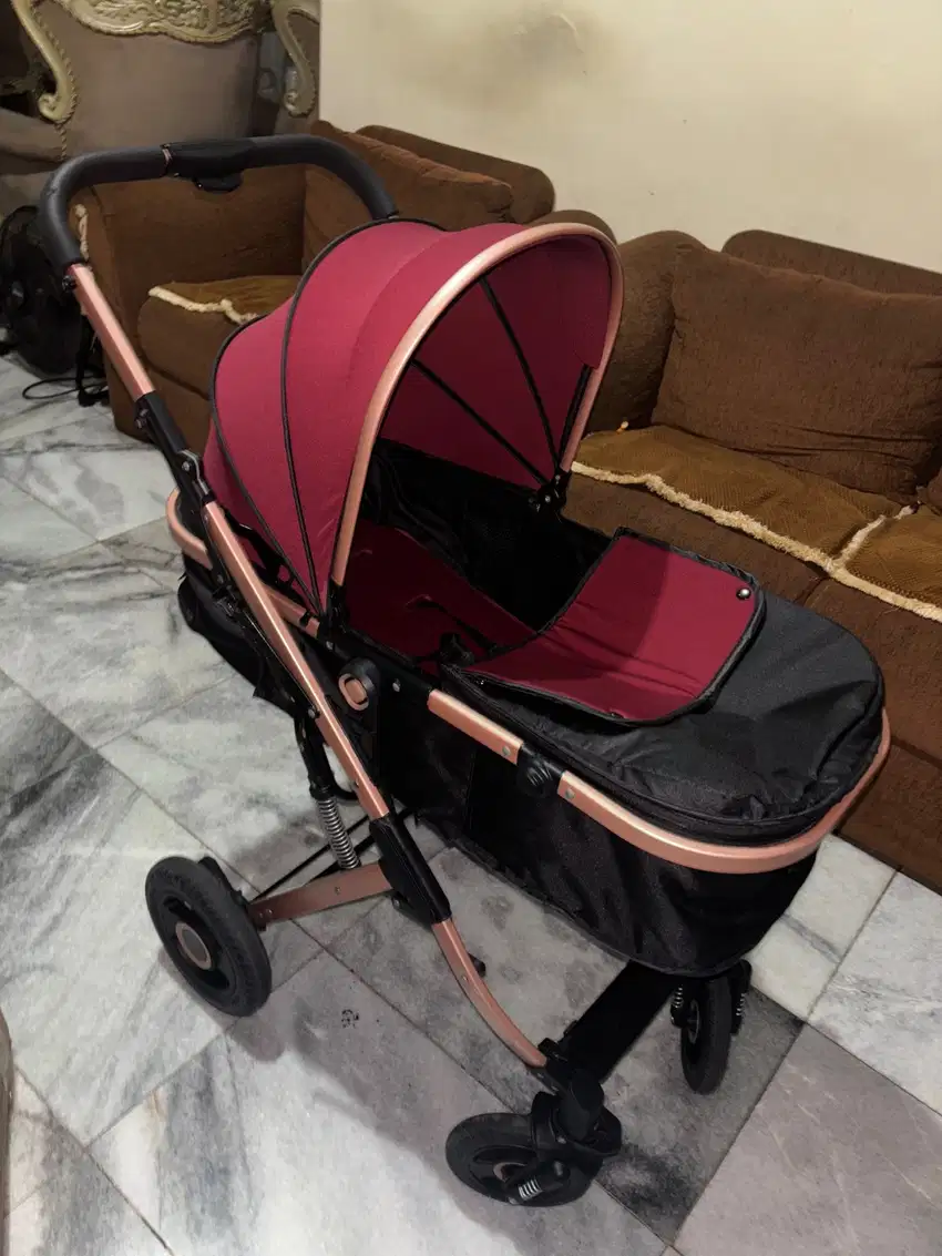Stroller hadap depan dan belakang. bisa dilepas boxnya. Murah