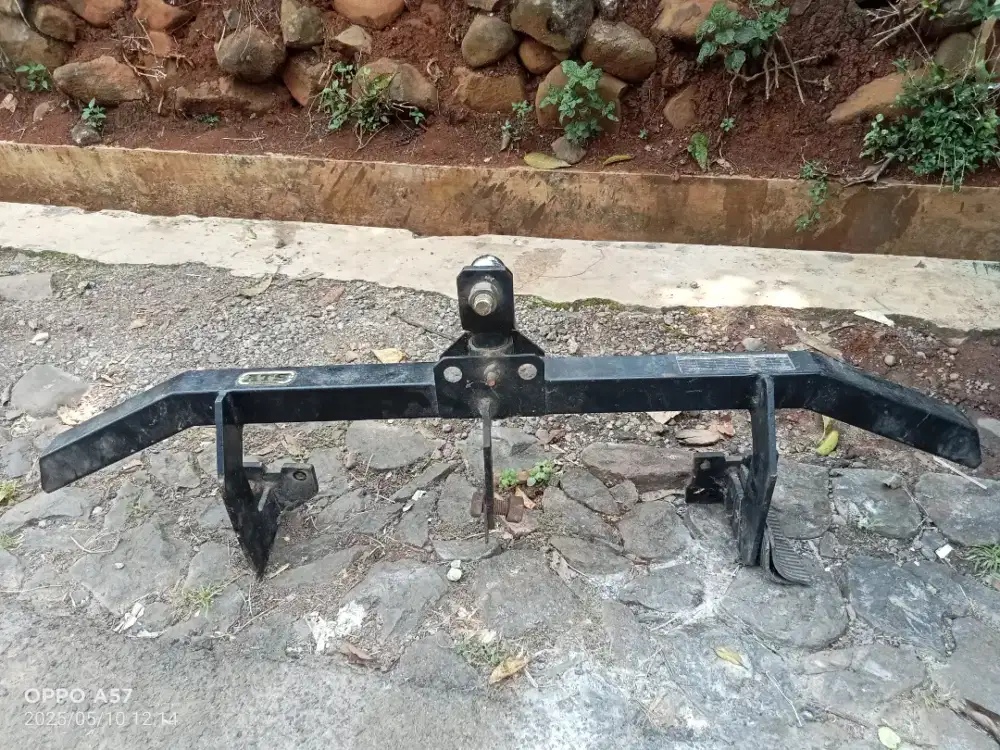 Towing belakang mobilio merk ATS kondisi bekas baik