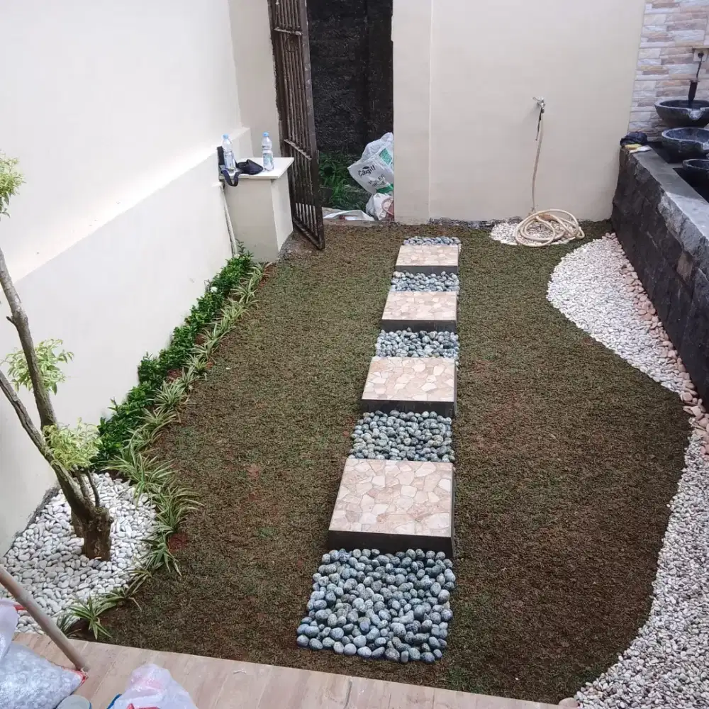 Jasa dekorasi taman dan tanam rumput