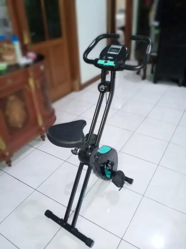 Sepeda statis lipat tanpa listrik