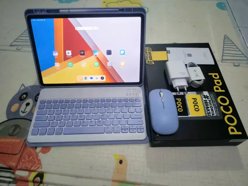 Poco Pad 8/256 + keyboard + Stylus Pen + Mouse + Flip Case