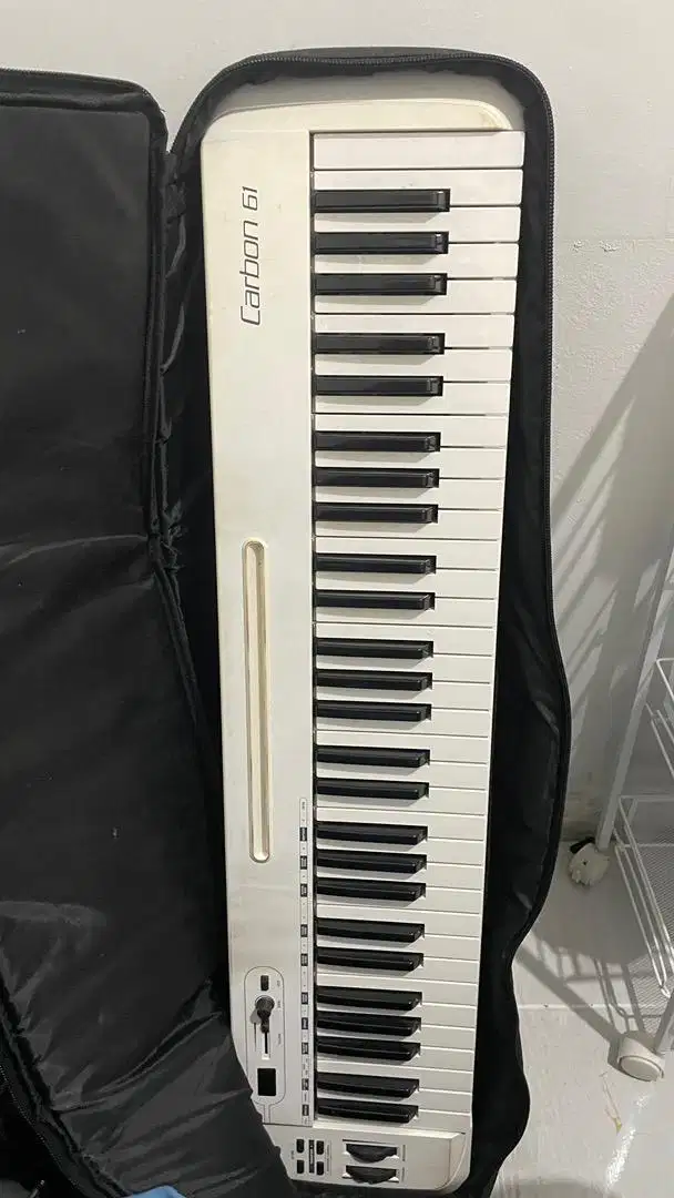 Midi Controller Samson Carbon 61