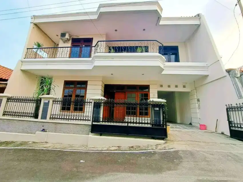 RUMAH 2 LANTAI GOMBEL PERMAI BANYUMANIK