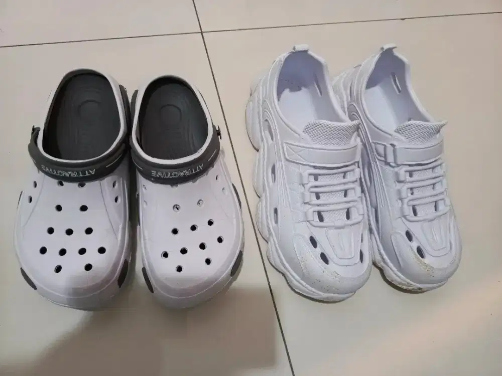 Sepatu & sandal karet putih