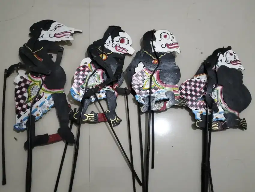 Mainan wayang kulit sapi