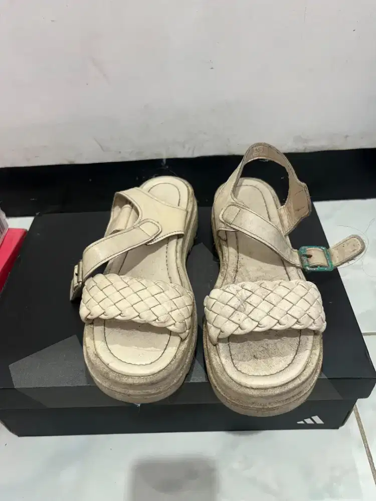 Dijual sandal fashion wanita size 38