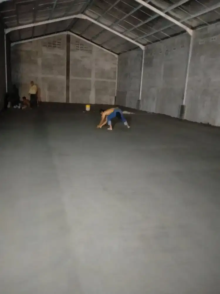 Lantai gudang trowel