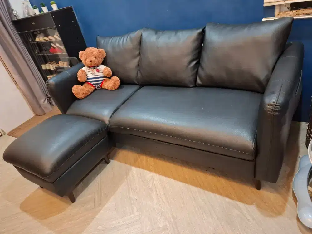 Sofa Letter L minimalis Kulit (No Brand)