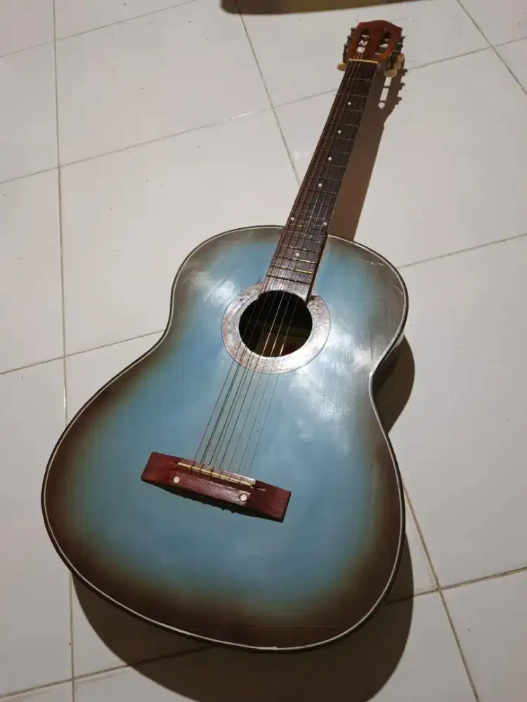 Dijual gitar harga murah aja